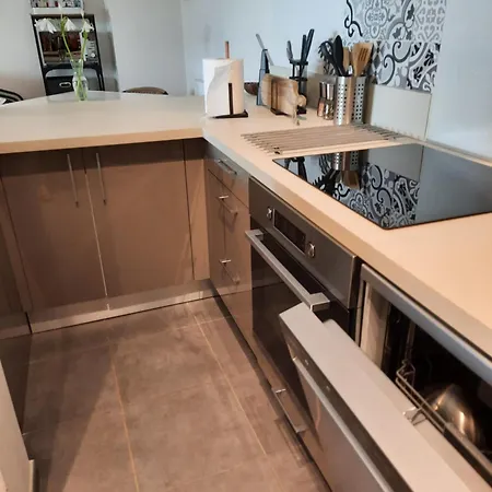 67 M2 Avec 100 M2 Jardin Privatif Reservable Uniquement Par Periode De 7 Jours Minimum Du Samedi Au Samedi Lejlighed *