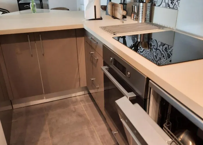 67 M2 Avec 100 M2 Jardin Privatif Reservable Uniquement Par Periode De 7 Jours Minimum Du Samedi Au Samedi Apartment *